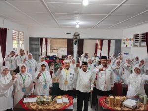 SEMLOKA MTsN 3 SOLSEL, Senin 13 Mei 2024. Seluruh guru dan pegawai melakukan SEMLOKA dengan Tema: Guru Profesional Dalam Kerangka Merdeka Belajar. 
Pemateri pertama & pembuka SEMLOKA oleh Bapak Drs. H. Kasmir,MM. Pemateri ke 2 oleh Bapak Syaiful Anwar dan pemateri 3 oleh Bapak Nurhadi Ahmad.
Alhamdulillah semua guru mendapatkan ilmu yang bermanfaat baik untuk 
