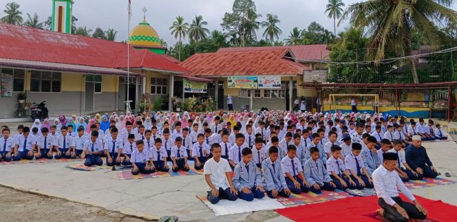 
					Shalat Dhuha Sebelum PBM, Wujudkan Visi MTsN 3 SolSel