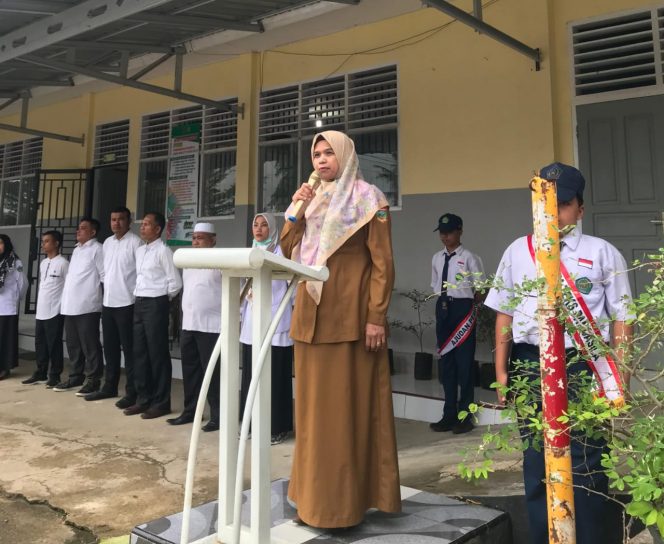 
					Kepala Puskesmas Pauh Duo Menjadi Pembina Upacara