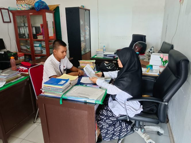 
					Waka Humas Supervisi Guru Bahasa Indonesia Toto Rikardi di Kelas 9.5