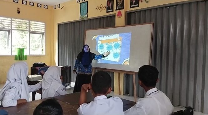 
					Kepala MTsN 3 SolSel Supervisi Akademik Kepada Bita Aria Guru Bahasa Inggris