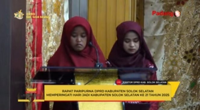 
					Siswa dan Guru Hebat MTsN 3 Solok Selatan Tampil Pada Pembukaan Rapat Paripurna DPRD kabupaten Solok Selatan