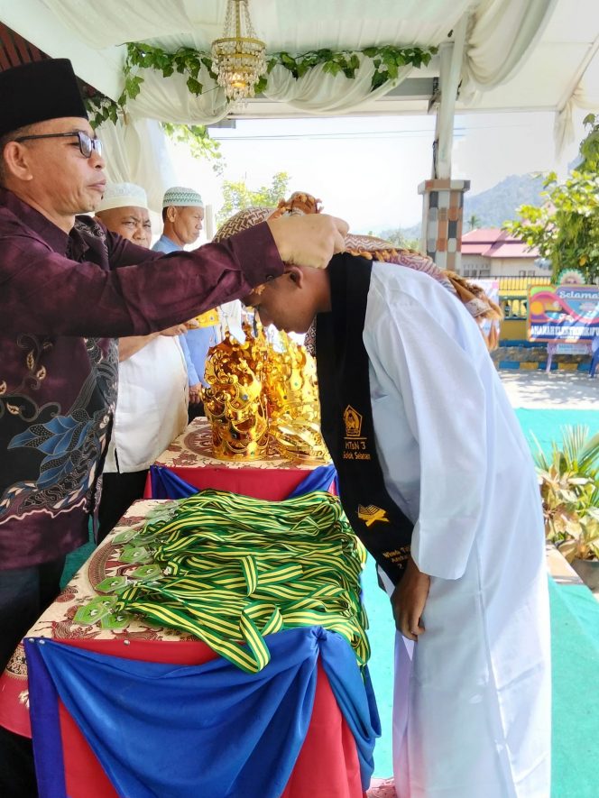 
					Kakankemenag di wakili Kasubbag TU wisuda 53 Hafizh MTsN 3 Solok Selatan