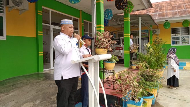 
					Kepmad H. Jasrul sampaikan amanat kepada siswa MTsN 3 Solok Selatan