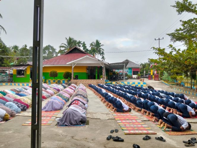 
					Shalat dhuha dan literasi al Qur’an, pembinaan karakter dan ibadah siswa MTsN 3 Solok Selatan