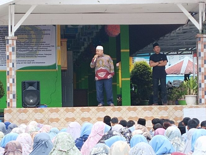 
 Beberapa nasehat Kepmad di hari Jum’at kepada siswa MTsN 3 Solok Selatan
