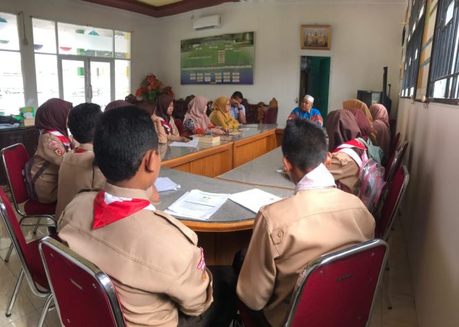 
					Kepmad H. Jasrul Melepas Kontingen MTsN 3 Solok Selatan pada ajang bergengsi OMI tingkat kabupaten