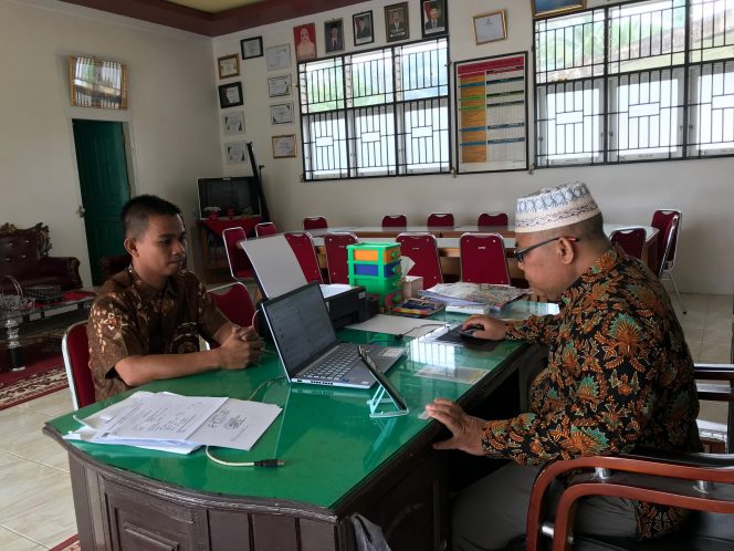 
 Kepmad supervisi kelas Toto Rikardi guru Bahasa Indonesia di kelas 8.1 MTsN 3 Solok Selatan