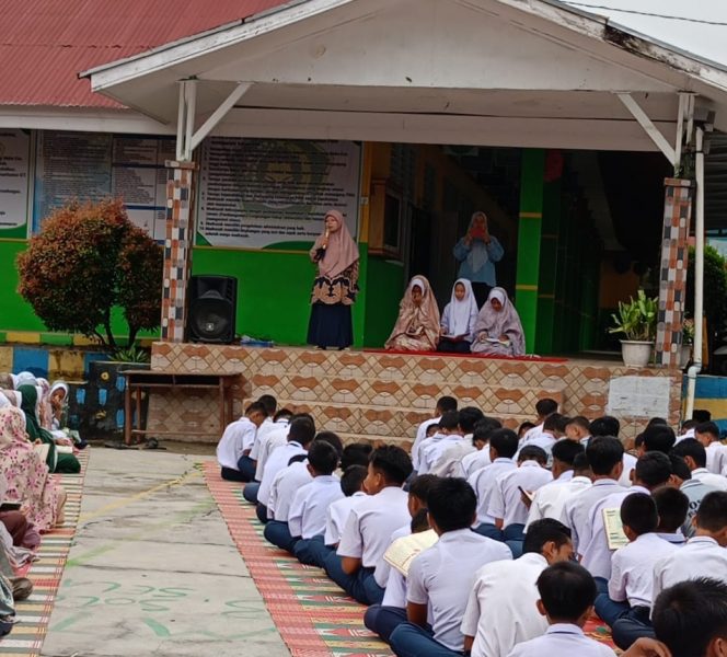 
 Jalankan tugas tambahan sebagai guru piket, piket hari Rabu bergantian nasehati seluruh siswa MTsN 3 Solok Selatan