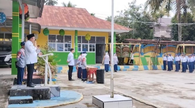 
					Kakan kemenag hadiri deklarasi Madrasah Ramah Anak di MTsN 3 Solok Selatan